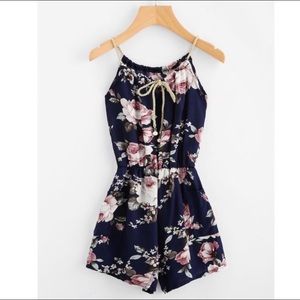 Adorable floral romper ⭐️